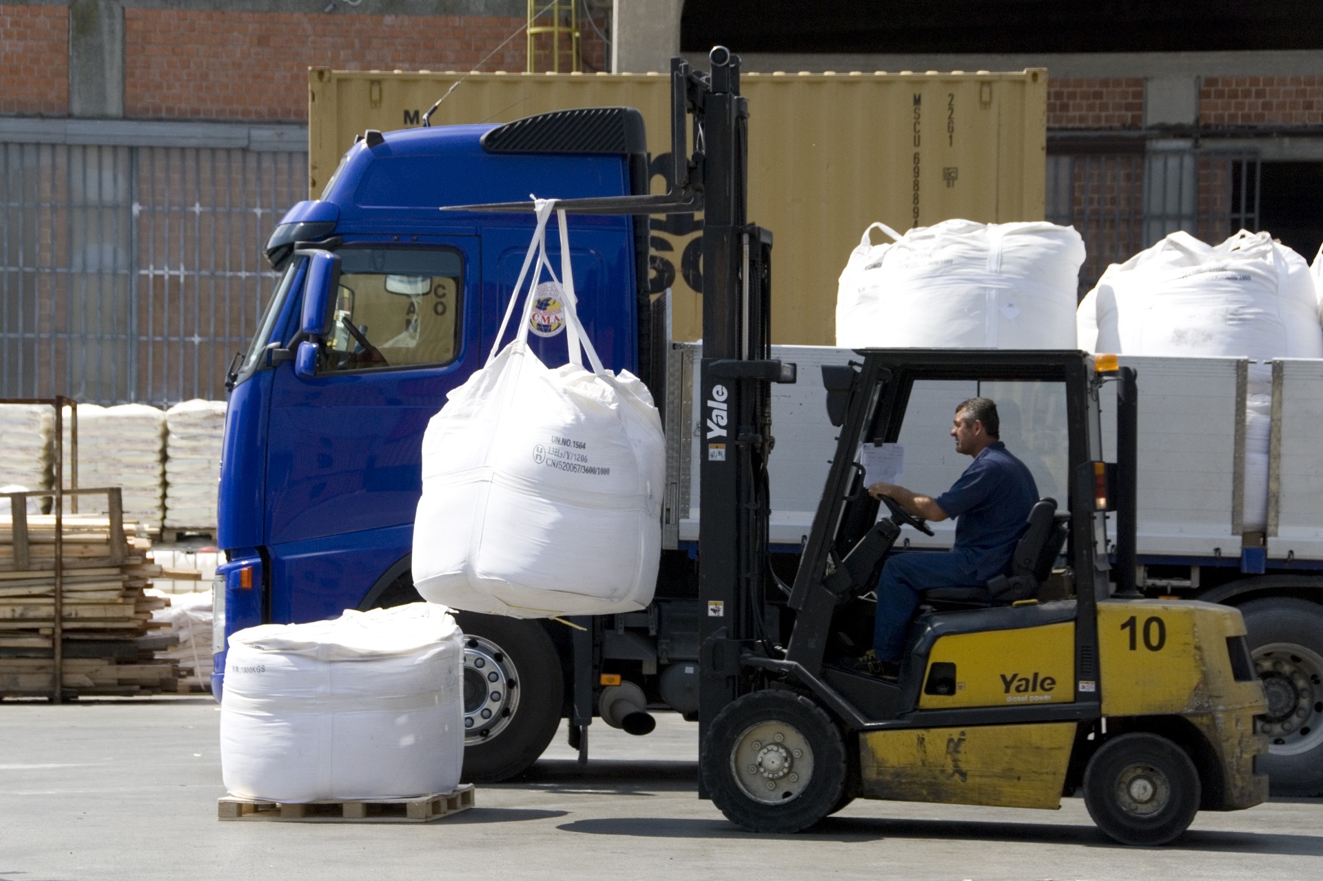 Movimentazione Big Bags e container